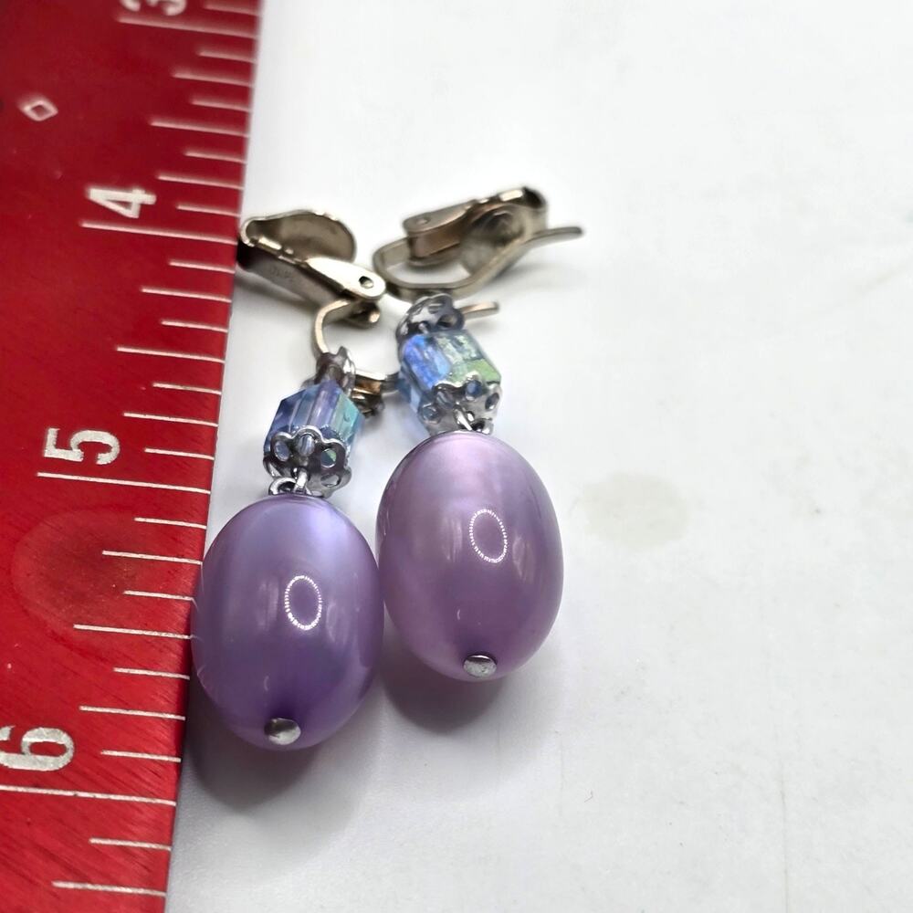 Earrings Vintage Moonglow Lavender Thermoset Beaded Japan Silver Tone Clip On - Picture 3 of 5